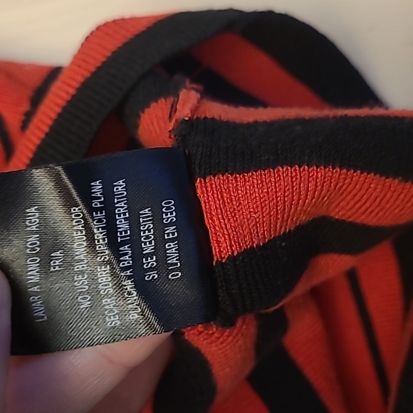 LIKE NEW Y2K Sculpture Silk Red and Black Striped V-neck Sweater - Picture 9 of 11